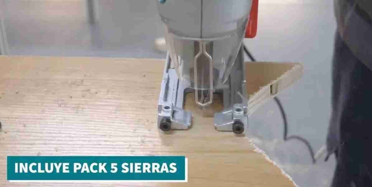 Sierra Caladora Industrial Total TS2081006 – 800W con Velocidad Variable y 5 Hojas - Imagen 4